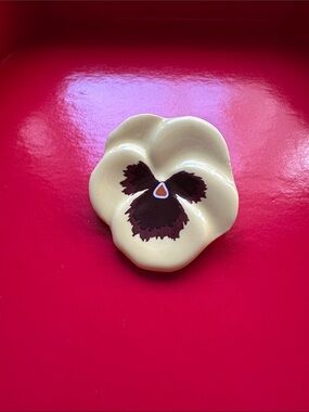 Avon Yellow Pansy Brooch Vintage 70’s Ceramic Glazed Front